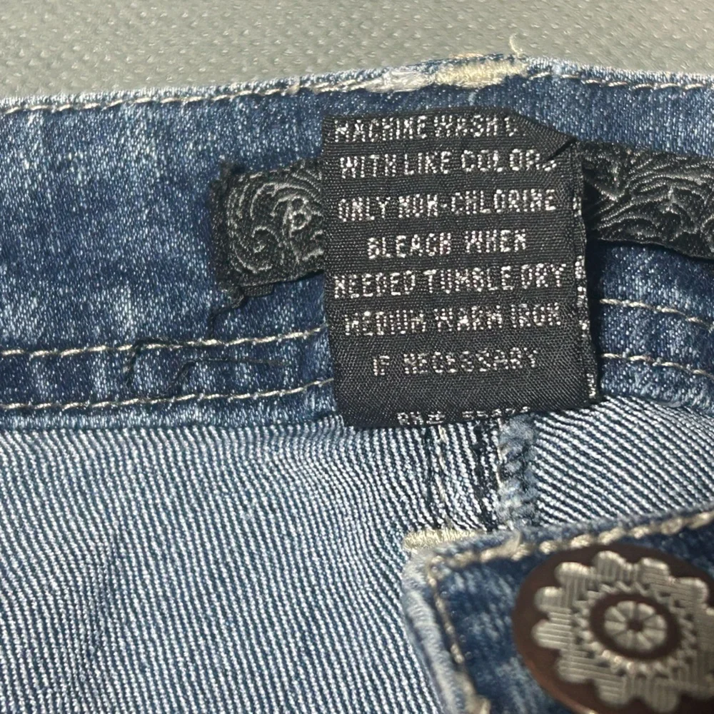 VTG Baccini Denim Shorts in Medium Blue size 12 EUC patch on back